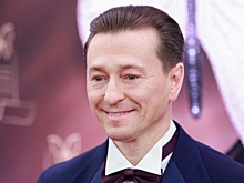 РИА Новости: Безруков просит взыскать полмиллиона за продажу масок с его лицом