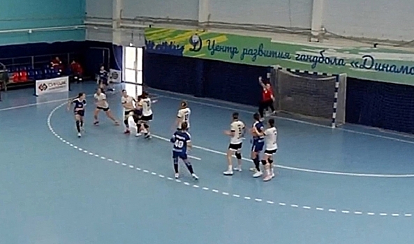 Волгоградские гандболистки дважды обыграли соперниц из Подмосковья