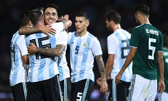 Аргентина без Месси победила Мексику, Коста-Рика переиграла Чили