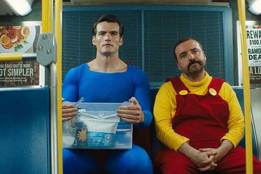 Появились кадры супергеройской комедии «Челка»