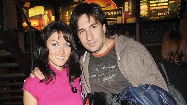 Звезда «Не родись красивой» Юлия Такшина показала 17-летнего сына от коллеги по сериалу Григория Антипенко: редкое видео