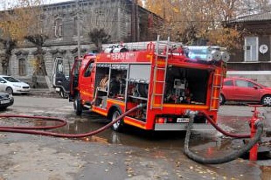 На Прилукской улице из-за прорыва трубы залило проезжую часть