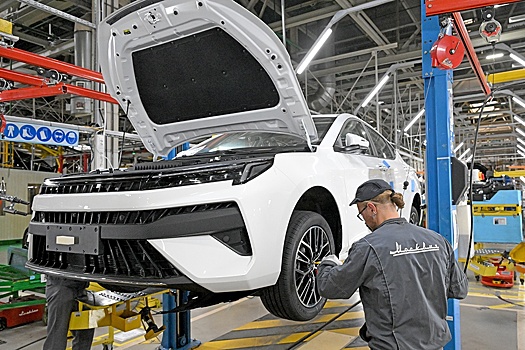 Вице-премьер Мантуров: В 2023 году производство автомобилей в РФ выросло на 16%