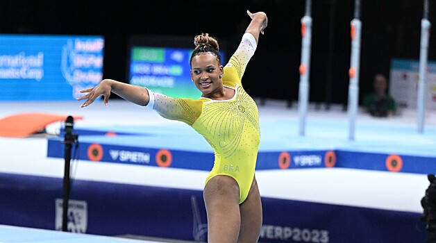 Бразильская гимнастка отметила победу на ЧМ танцем в белье