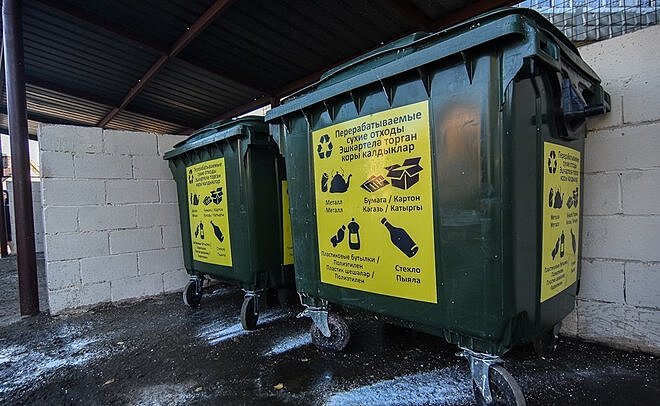 Казанцев призвали не парковать автомобили возле контейнерных площадок — они мешают мусоровозам