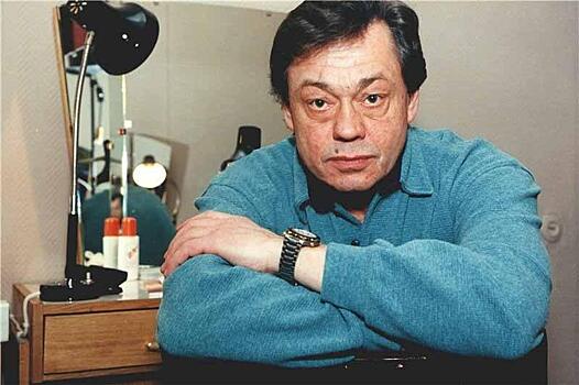 Почему Николай Караченцов играл в семье роль «злого начальника»