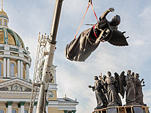 В Челябинск доставили пятиметровую скульптуру Архистратига Михаила