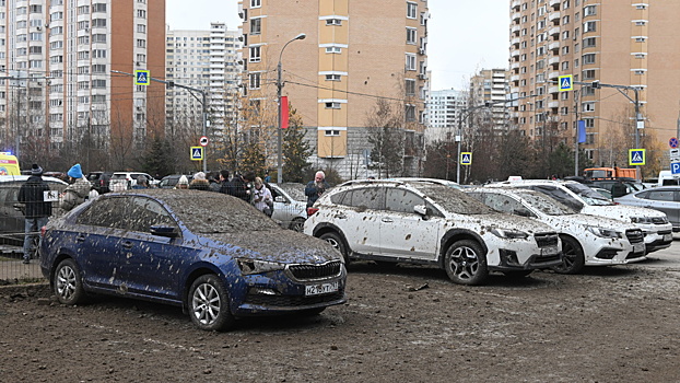 Юрист объяснил, что заплатит за повреждения машин на парковке