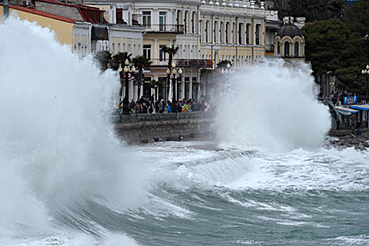 В Крыму ответили на возмущение из-за подачи воды туристам