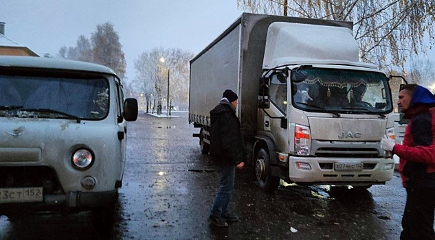 32 машины с гуманитарным грузом отправили нижегородские активисты Народного фронта в помощь военным