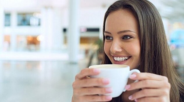 Любители кофе и вина могут сохранить белые зубы