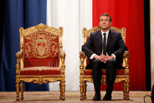 Макрон отказался от выступления с Меркель