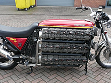 "Скромный" мотоцикл с 48-цилиндровым двигателем