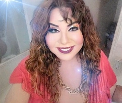 Накачавшая лицо цементом трансгендерная актриса показала, как выглядит без косметики и ретуши