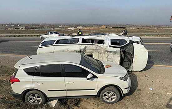 В ДТП с пассажирской «Газелью» в Дагестане пострадали 14 человек