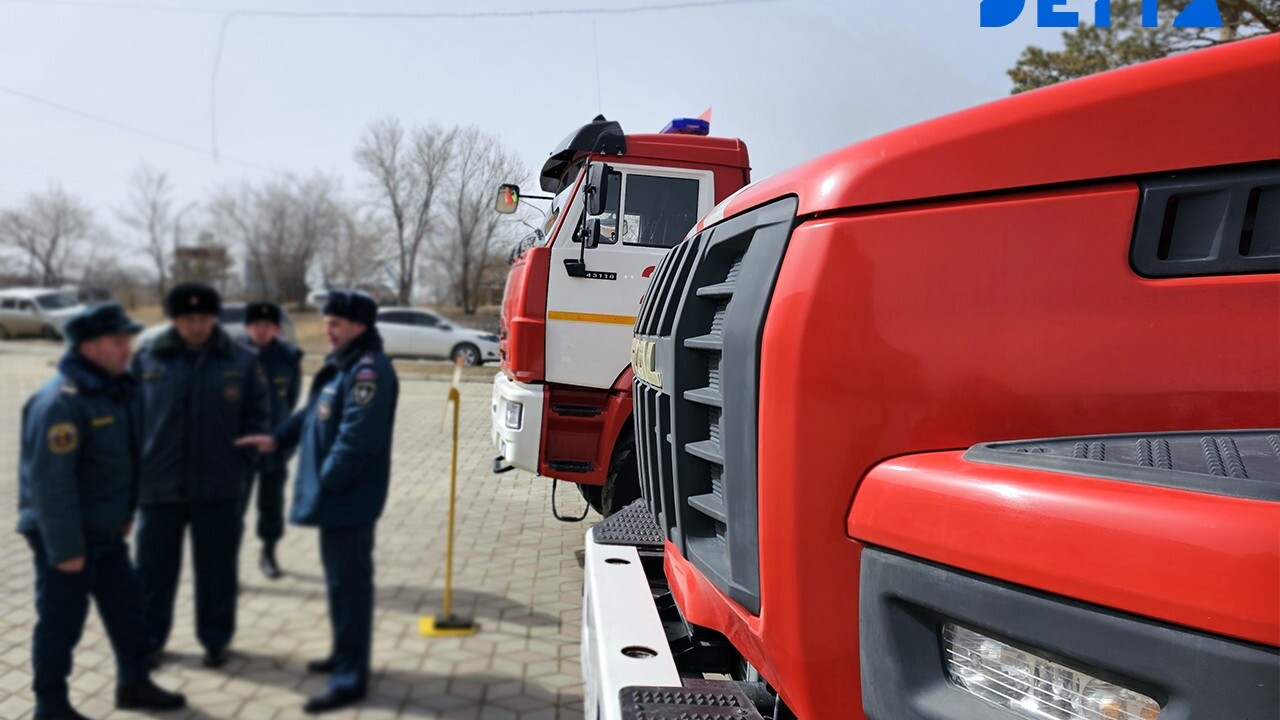 Серьёзные пожары продолжаются в Приморье - горели склад автозапчастей,  научное судно и дом смотрителя маяка - Рамблер/субботний