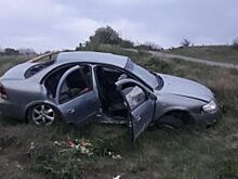 На Ставрополье водитель опрокинувшейся машины оставил пассажиров и сбежал