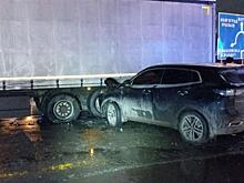 Один человек пострадал в ДТП с легковушкой и грузовиком под Самарой