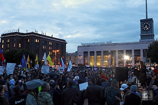 В Петербурге отложили принятие городского закона о митингах