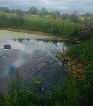 В Котельническом районе в реку Мосуновку сливают токсичные отходы