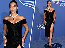 Джорджина Родригес вышла в блестящем платье на гала-вечере amfAR