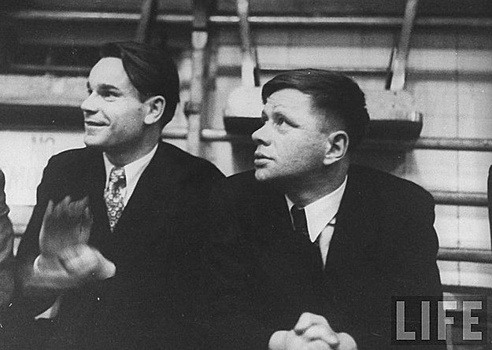 Что стало с советскими летчиками, которые угнали в Австрию бомбардировщик Ту-2