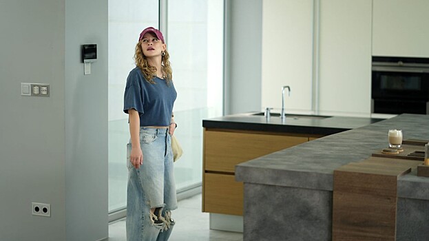 Вышел новый трейлер фантастики «ON и Она» с Юлией Пересильд