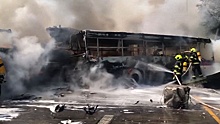 В Праге столкнулись тюремный автобус и тягач с американскими танками