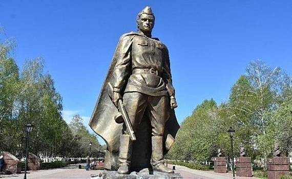 Скандал в Татарии: памятник «сгорел как спичка». Из чего лепят наследие?