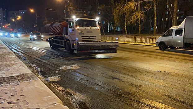 Порядка 1,2 тыс. рабочих и около 300 единиц техники вышли на уборку снега в Люберцах