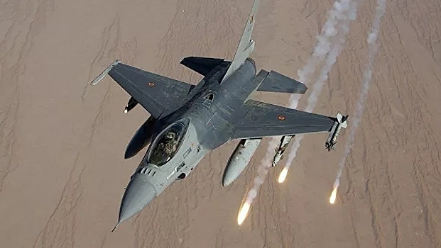 Неизвестный пытался ослепить пилота F-16 лазером