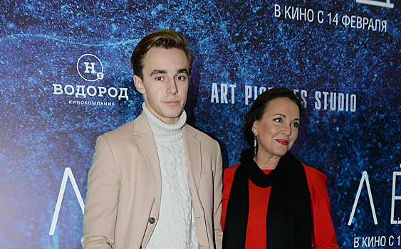 Татьяна Лютаева вывела в свет повзрослевшего красавца-сына