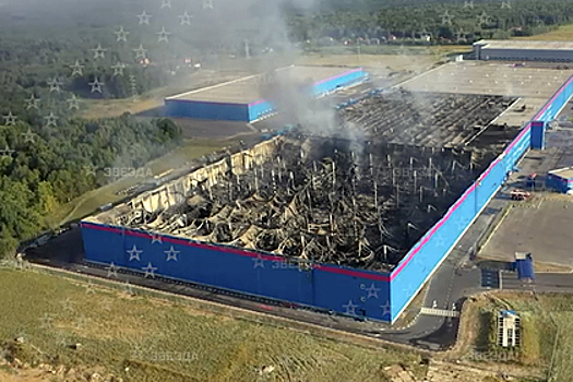 Последствия 17-часового пожара на складе Ozon в Истре сняли на видео с дрона