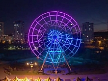 В парке ЦПКиО Волгограда засветилось колесо обозрения