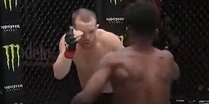 Российского бойца Петра Яна дисквалифицировали в титульном бою UFC