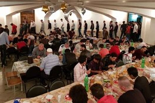Соборная мечеть Майкопа проводит ежевечерние ифтары
