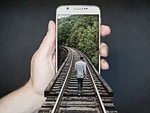 Человечеству предсказали отказ от смартфонов через десять лет
