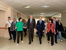 Евгений Солнцев оценил состояние здравоохранения и образования в Кувандыкском округе