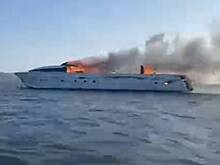 Яхта «Мечта» за миллион долларов загорелась на Волге и попала на видео