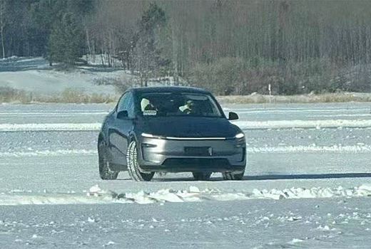 Обновленную Tesla Model Y выпустили на снег