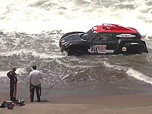 Автомобиль Аль-Раджи чуть не унесло в океан на пятом этапе «Дакара»