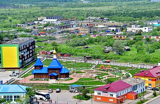 Жительница Сахалина бросила ботинок в мэра Углегорска и получила квартиру