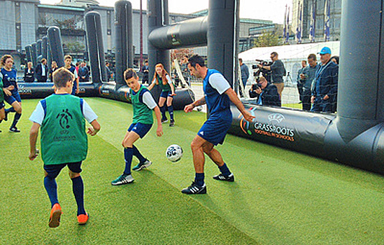 УЕФА запустил программу "Футбол в школах" на фестивале в Любляне