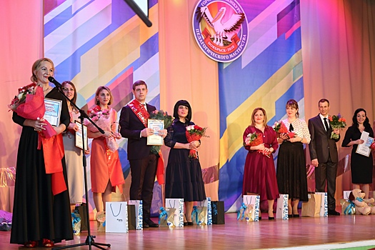«Педагог года-2020»: в Ноябрьске назвали имена лучших учителей