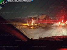 Два большегруза столкнулись на опасной дороге в Новокузнецке