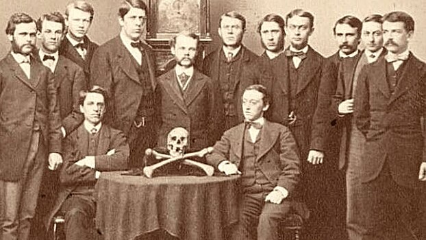 «Череп и кости»: тайна студенческого братства, которое управляет США