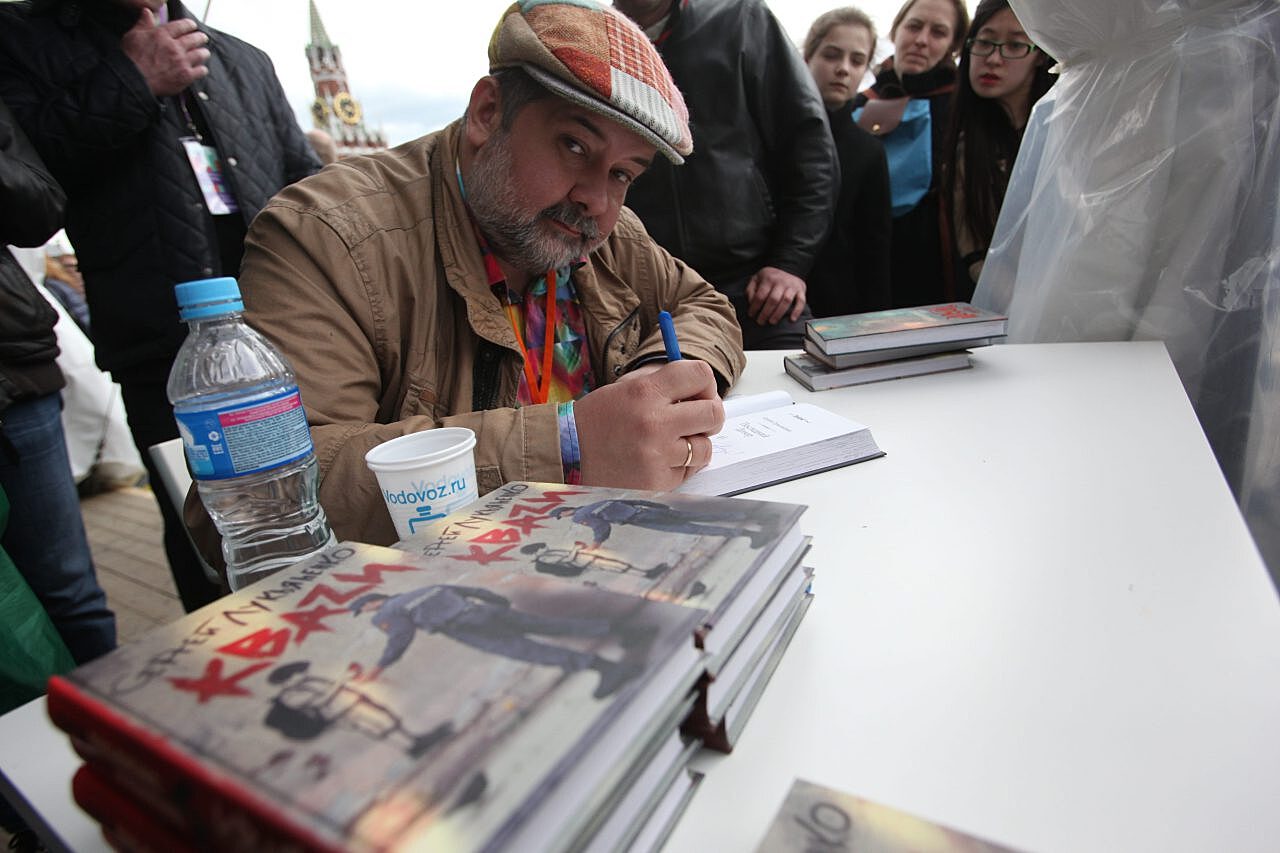 В столице открылся книжный фестиваль «Красная площадь»