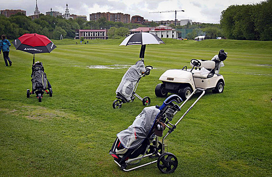 Поля шаговой доступности. Министр спорта заявил, что гольф — не для богатых