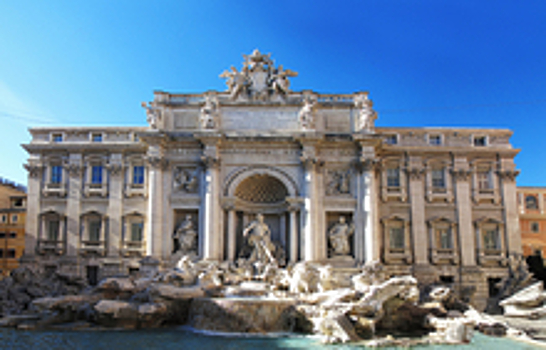 Рим запретит туристам останавливаться у фонтана Треви из-за голых испанцев