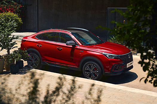 Китайский Changan сделал кросс-купе за миллион рублей мощнее